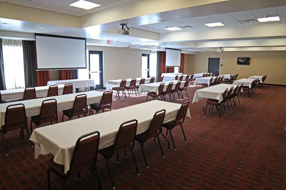 Hampton Inn & Suites Grand Forks photo 1