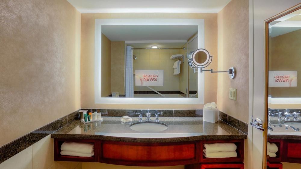 Hilton Virginia Beach Oceanfront photo 2