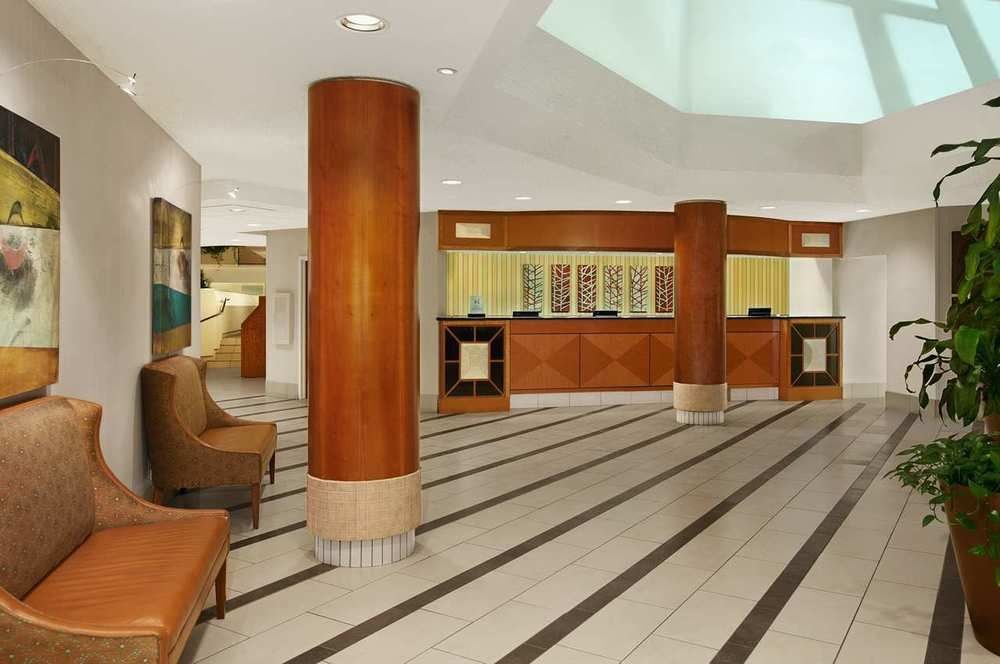 Embassy Suites by Hilton Kansas City Overland Park photo 1