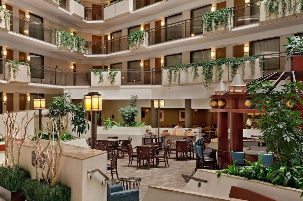 Embassy Suites by Hilton Kansas City Overland Park photo 4