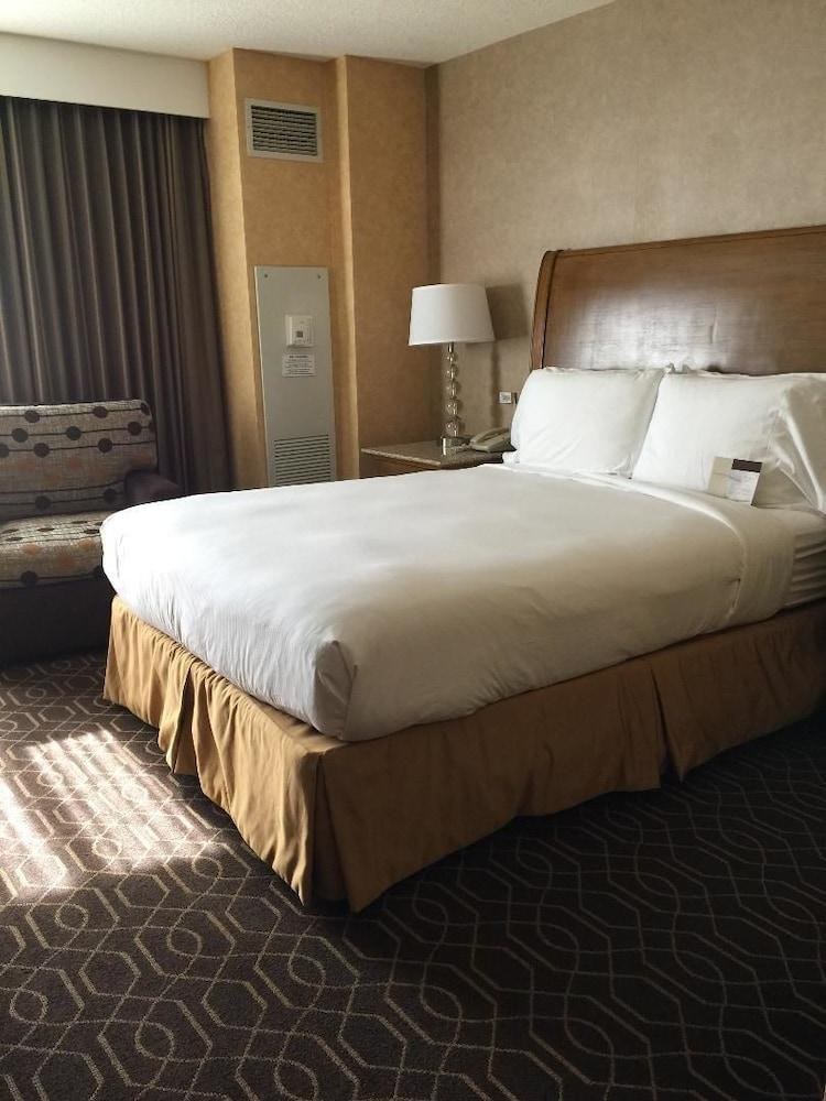 DoubleTree Suites by Hilton Anaheim Resort-Convention Center photo 2