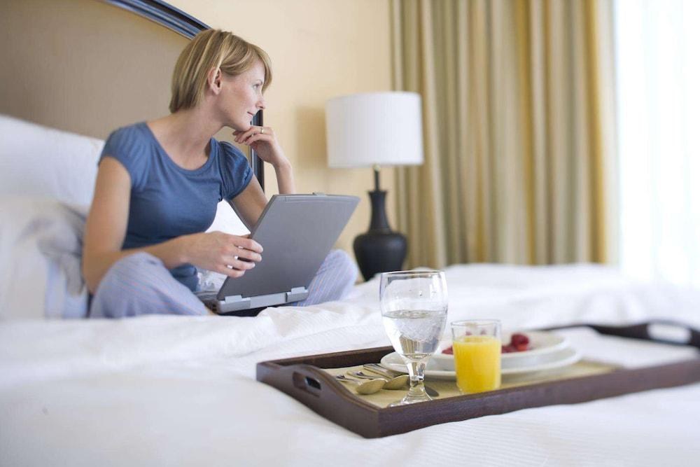 DoubleTree Suites by Hilton Anaheim Resort-Convention Center photo 3