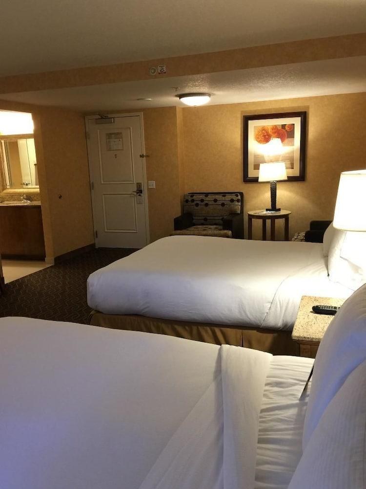 DoubleTree Suites by Hilton Anaheim Resort-Convention Center photo 4