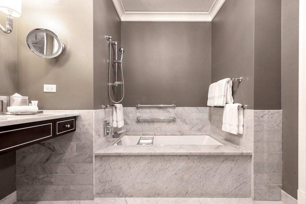 Waldorf Astoria Chicago photo 3