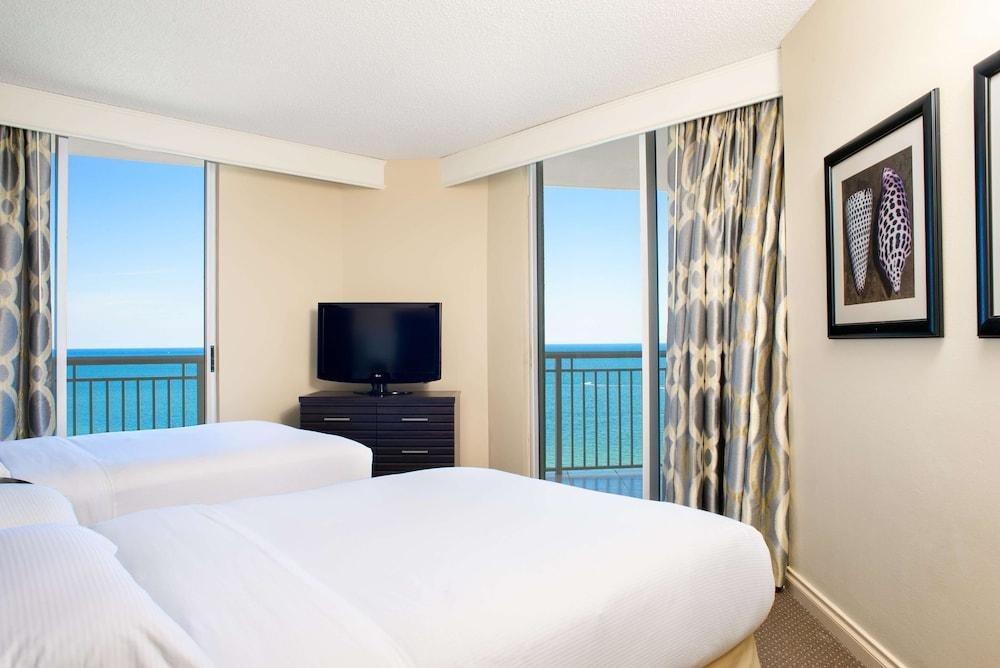 DoubleTree Resort & Spa by Hilton Ocean Point-N. Miami Beach photo 2