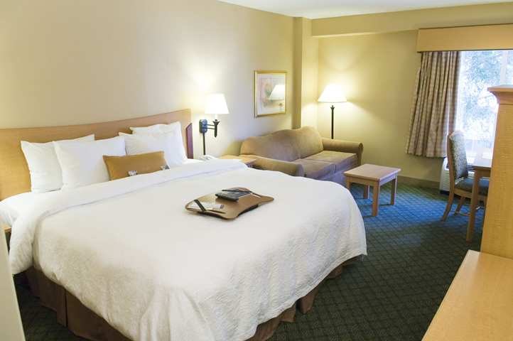 Hampton Inn New Orleans-St. Charles Ave./Garden District photo 4