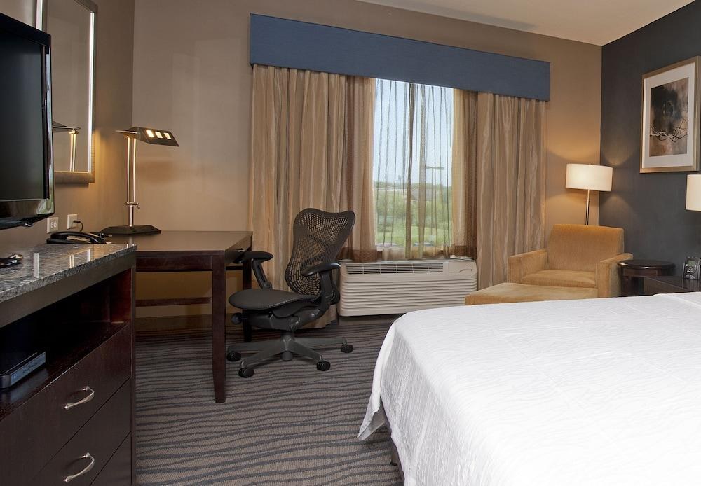 Hilton Garden Inn Fort Worth Alliance Airport photo 3
