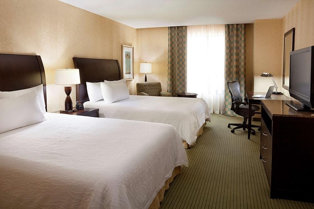 Revery Toronto Downtown, Curio Collection by Hilton photo 4