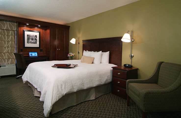 Wingate by Wyndham Charleston Coliseum photo 2