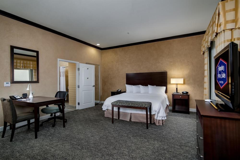 Hampton Inn & Suites Fort Worth-Fossil Creek photo 2