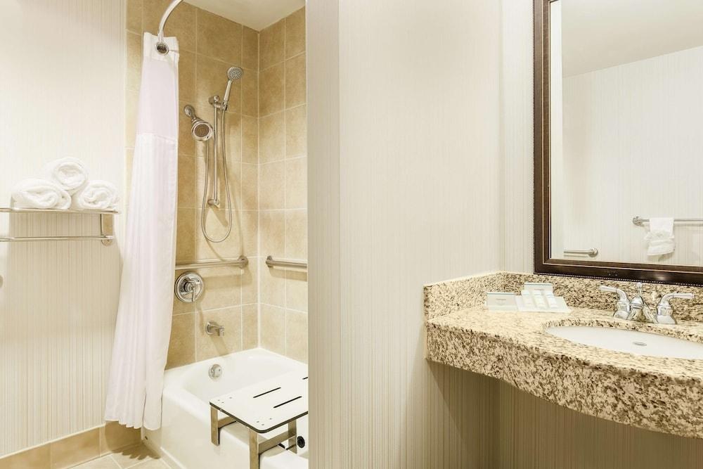 Hilton Garden Inn Dallas Lewisville photo 4
