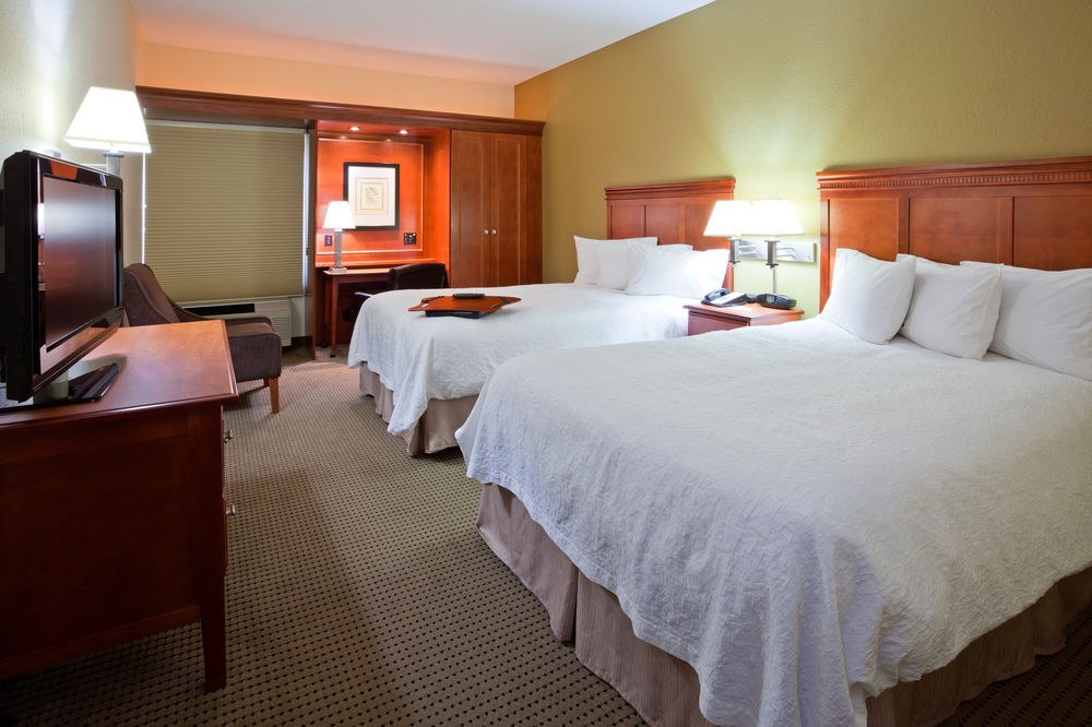 Hampton Inn Cedar Rapids photo 1