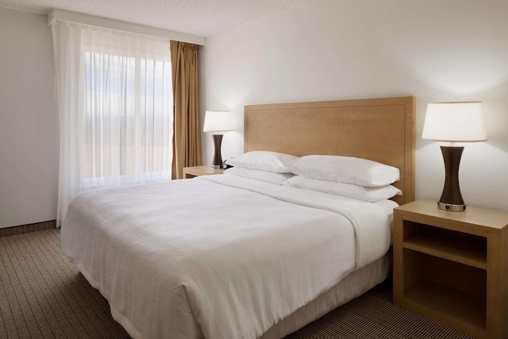 Embassy Suites by Hilton Denver International Airport photo 3