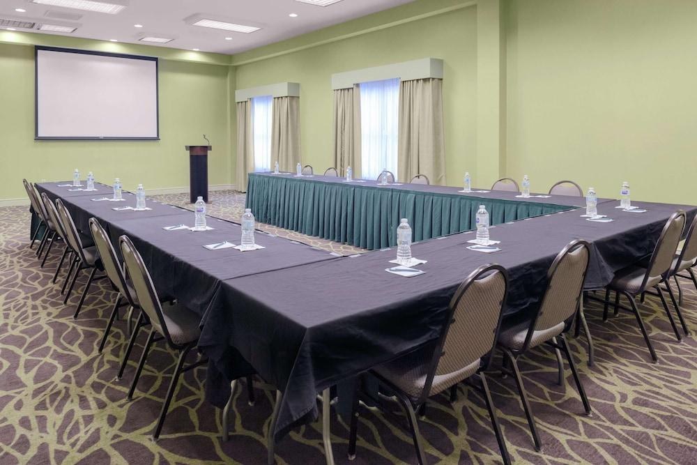 Homewood Suites by Hilton Tallahassee photo 3
