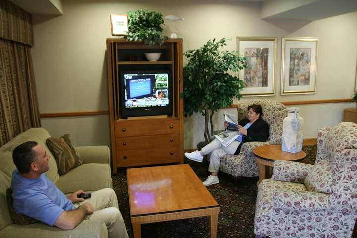La Quinta Inn & Suites by Wyndham St Louis Route 66 photo 1