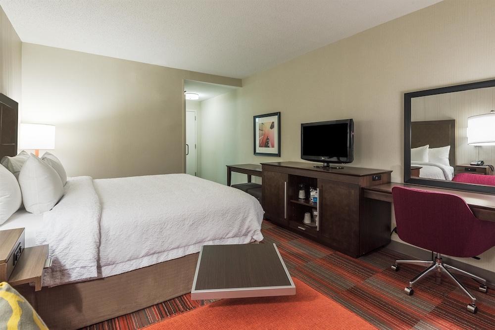 Hampton Inn Charlotte-Uptown photo 2