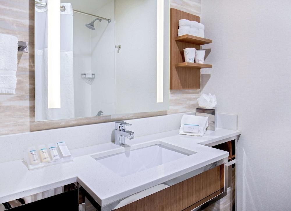Hilton Garden Inn New York/Manhattan-Chelsea photo 2