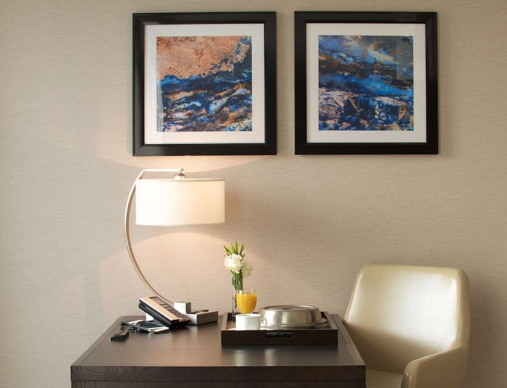 Embassy Suites by Hilton Seattle Bellevue photo 2