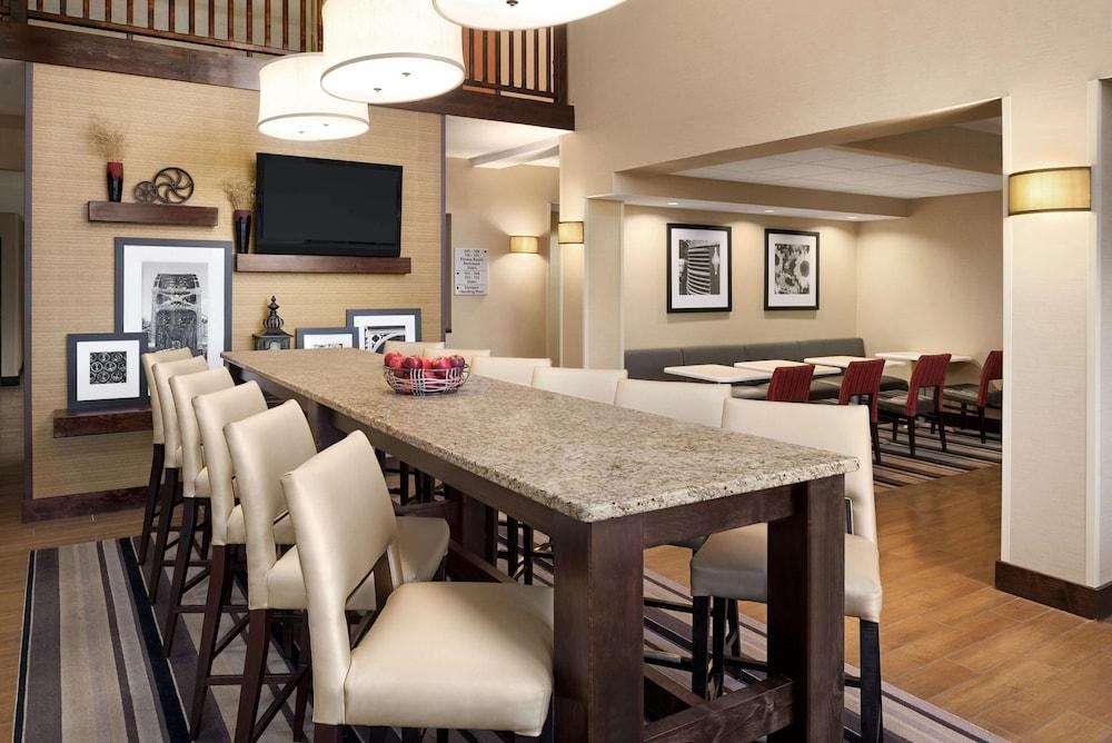 Hampton Inn Lawrence photo 3