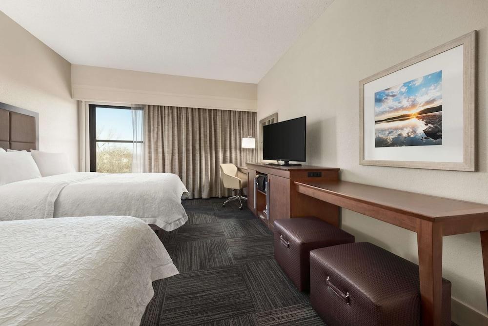 Hampton Inn Lawrence photo 4