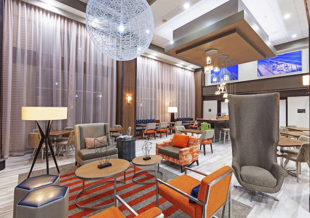 Hampton Inn & Suites Houston-Bush Intercontinental Aprt photo 2