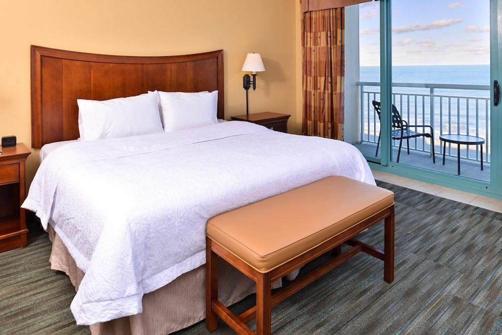 Hampton Inn Virginia Beach-Oceanfront South photo 2