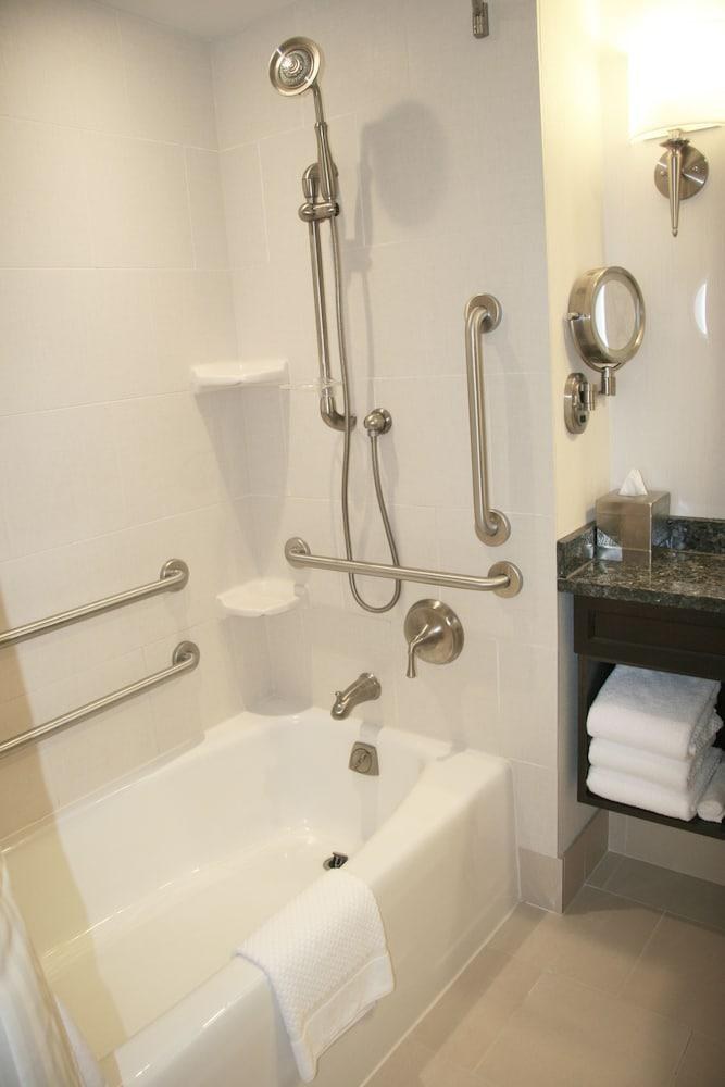 Capital Hilton photo 3