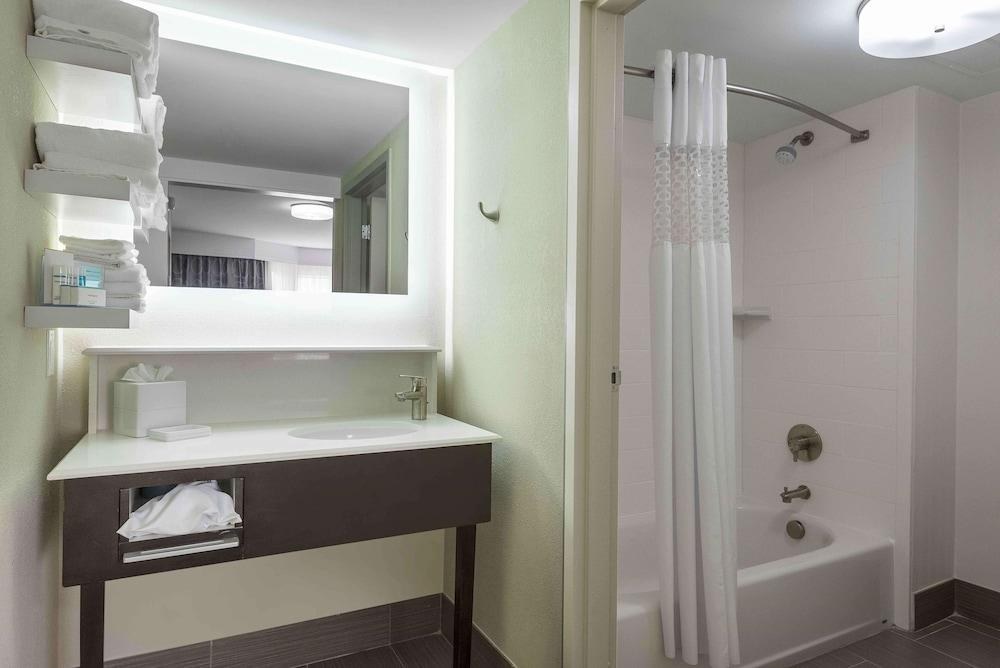 Hampton Inn & Suites Chapel Hill/Durham, Area photo 3