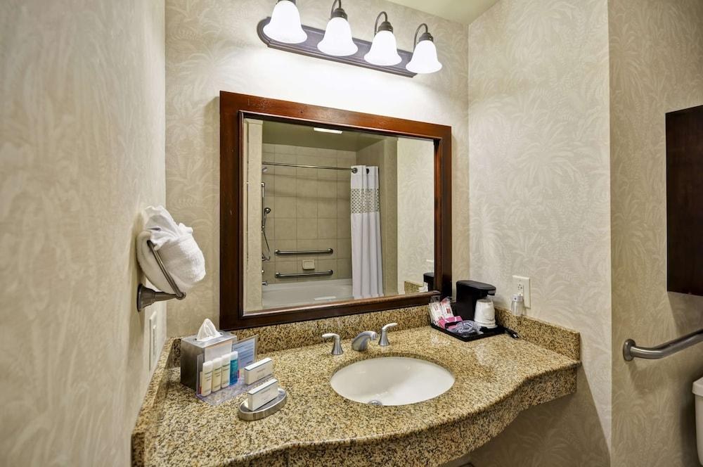 Hampton Inn & Suites North Charleston-University Blvd photo 2