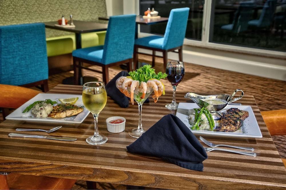 Hilton Garden Inn Houston/Bush Intercontinental Airport photo 2
