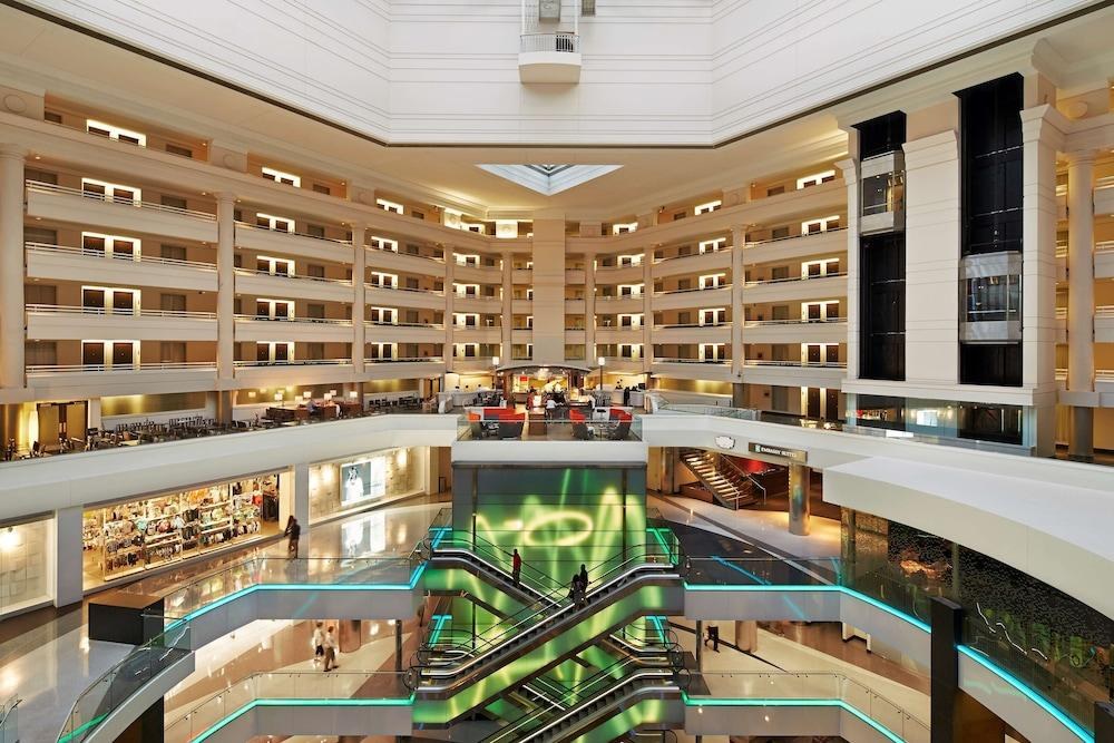 Embassy Suites by Hilton Washington DC Chevy Chase Pavilion photo 4