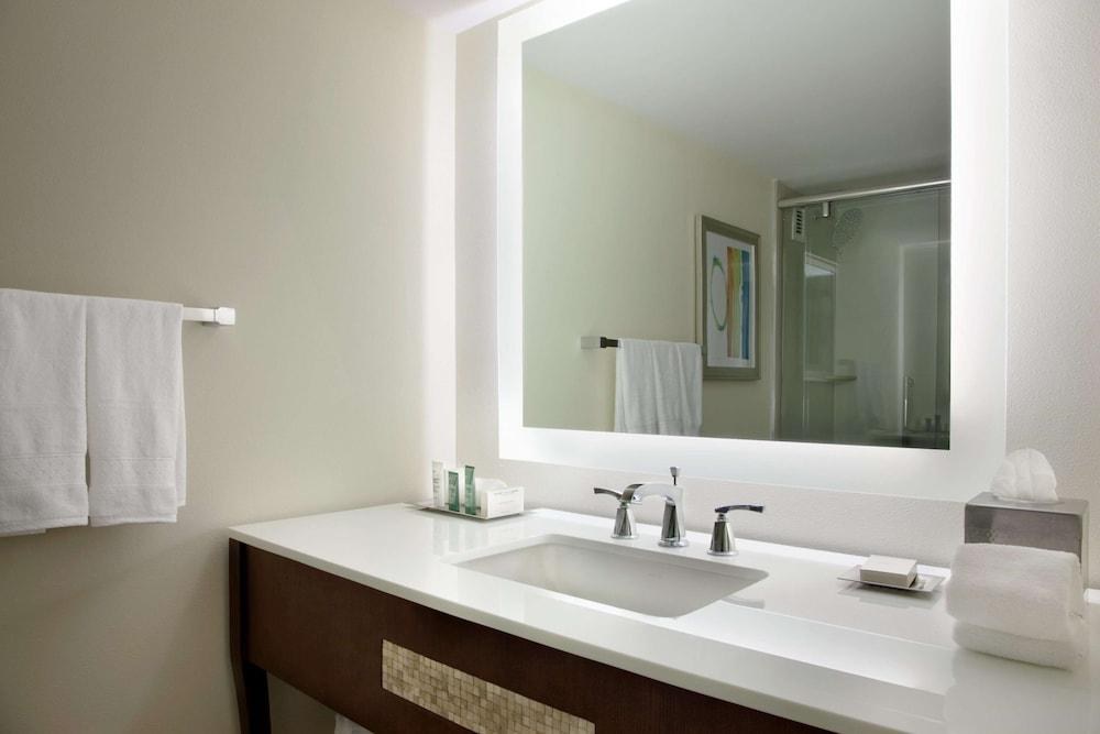 Hilton Miami Airport Blue Lagoon photo 4