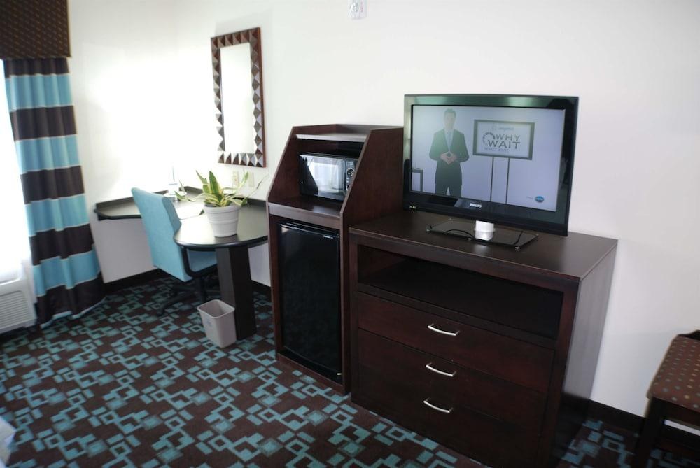 Hampton Inn & Suites Nashville @ Opryland photo 3