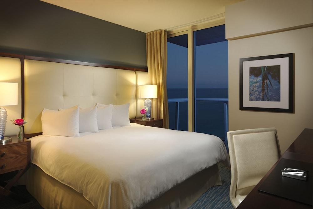 Hilton Fort Lauderdale Beach Resort photo 2
