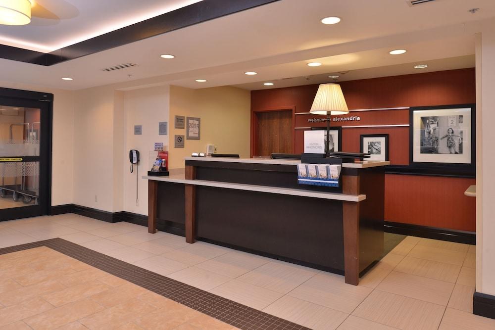 Hampton Inn & Suites Fort Belvoir Alexandria South photo 2