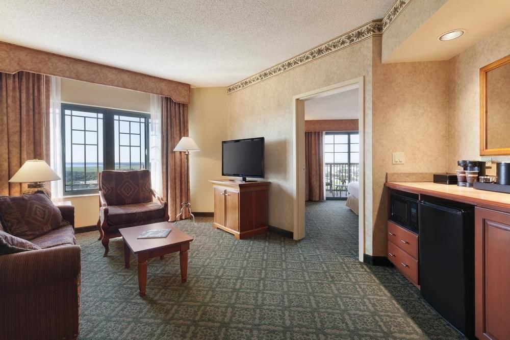 Embassy Suites by Hilton Grapevine DFW Airport North photo 1
