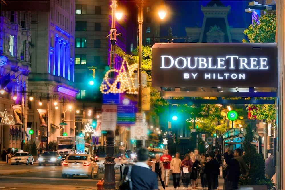 DoubleTree by Hilton Philadelphia Center City photo 2