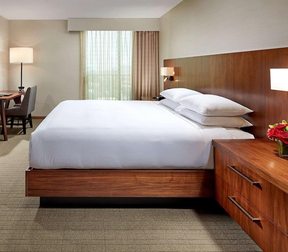 Hilton Pasadena photo 3