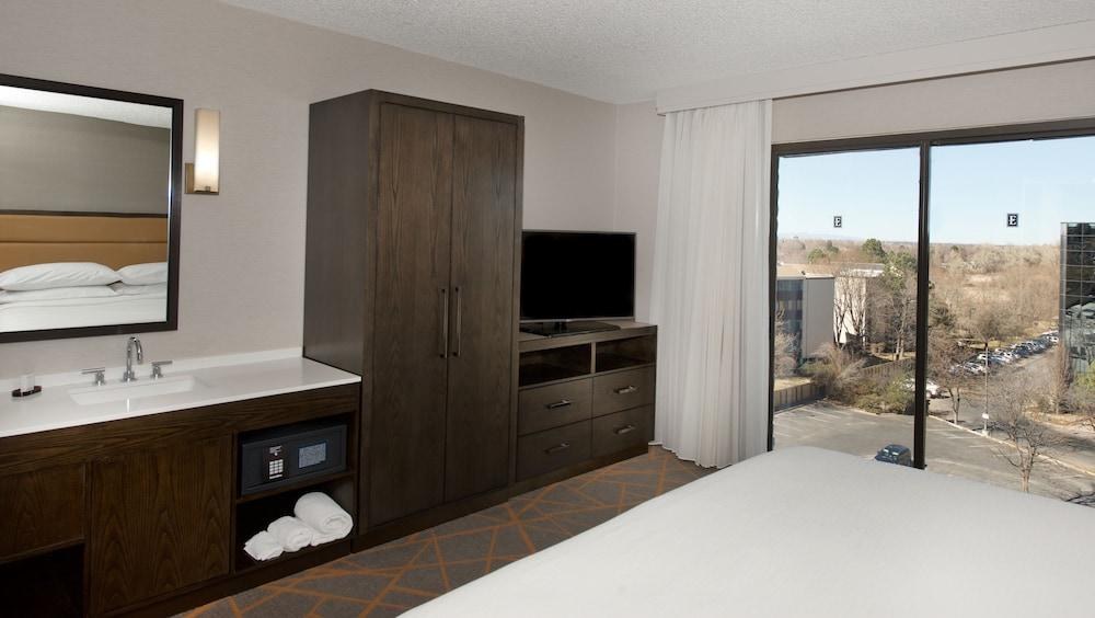 Embassy Suites by Hilton Denver Tech Center North photo 2