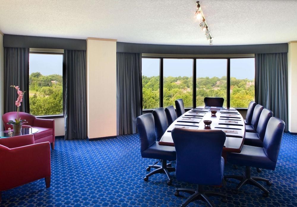 DoubleTree by Hilton Tulsa - Warren Place photo 3
