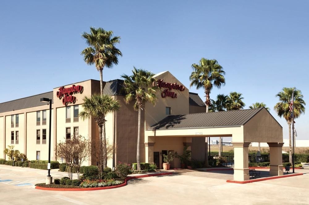 Hampton Inn Houston-Brookhollow photo 1