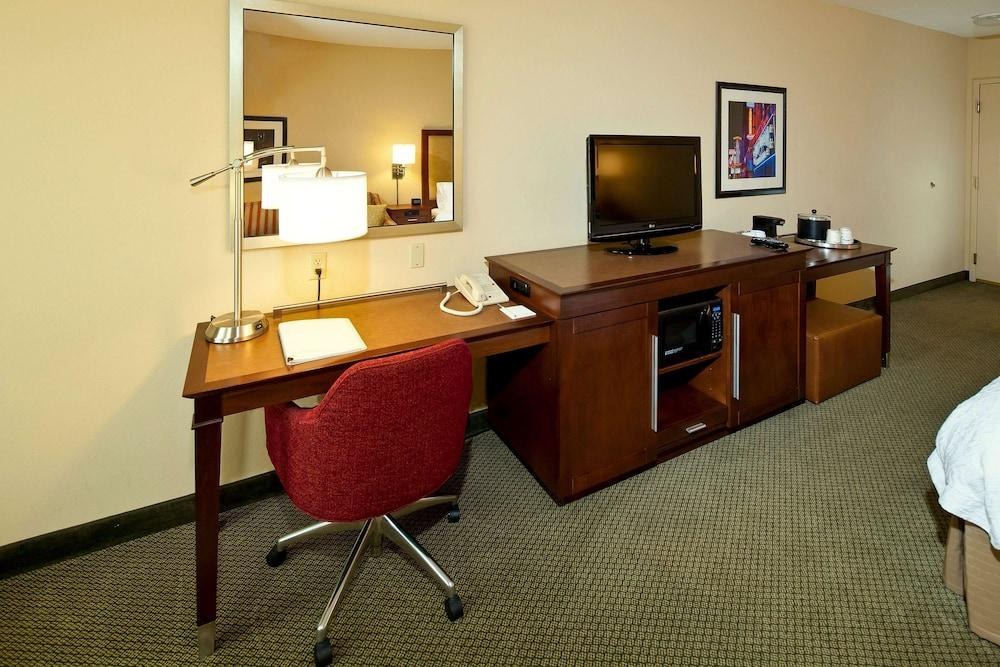 Hampton Inn & Suites Nashville-Green Hills photo 3