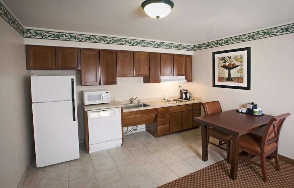 HILTON GARDEN INN ELKO photo 2