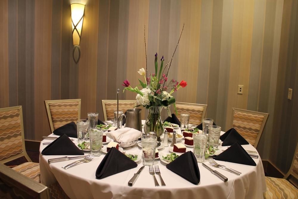 Embassy Suites by Hilton Atlanta Kennesaw Town Center
