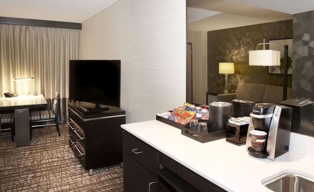 Embassy Suites by Hilton Las Vegas photo 3