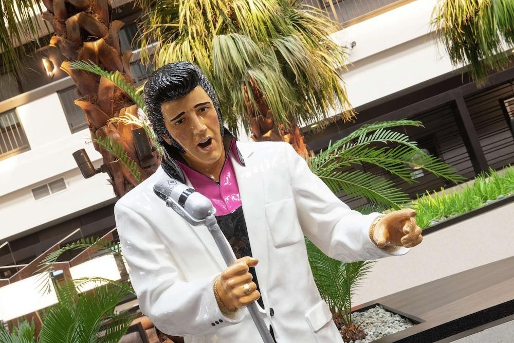 Embassy Suites by Hilton Las Vegas photo 4