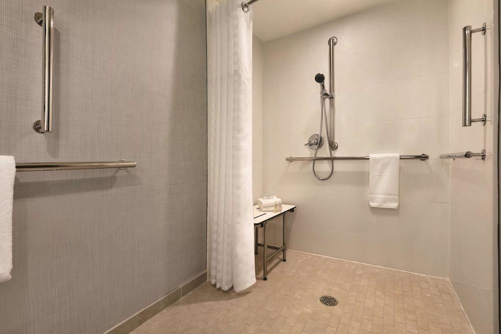 Embassy Suites by Hilton Richmond photo 4