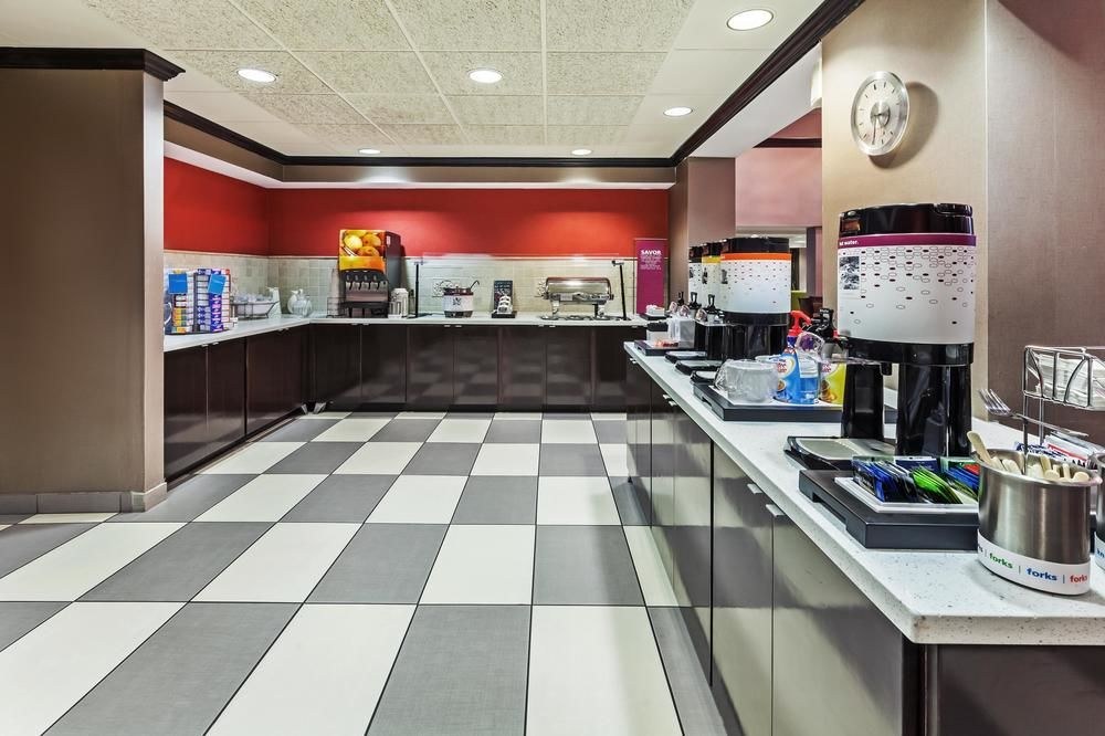Hampton Inn & Suites Tulsa-Woodland Hills 71st-Memorial photo 1