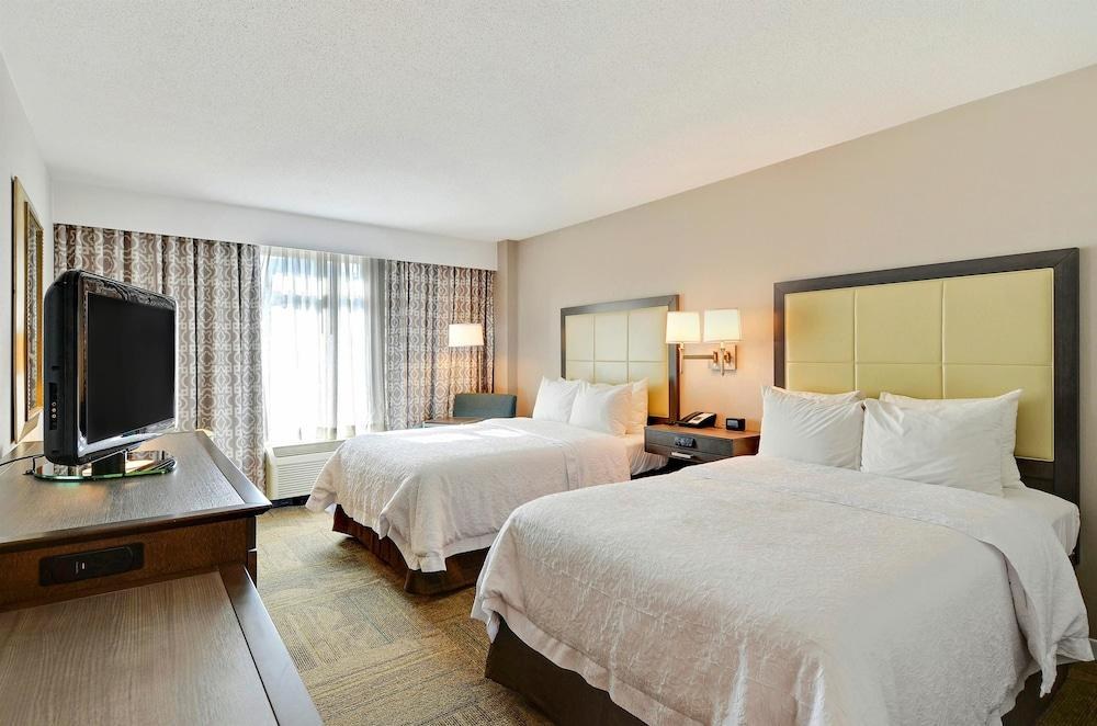 Hampton Inn Alexandria-Old Town/King St. Metro photo 2