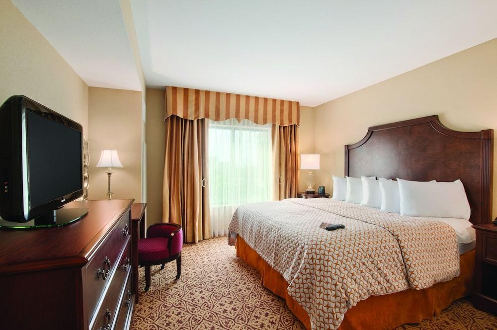 Embassy Suites by Hilton San Antonio Riverwalk Downtown
